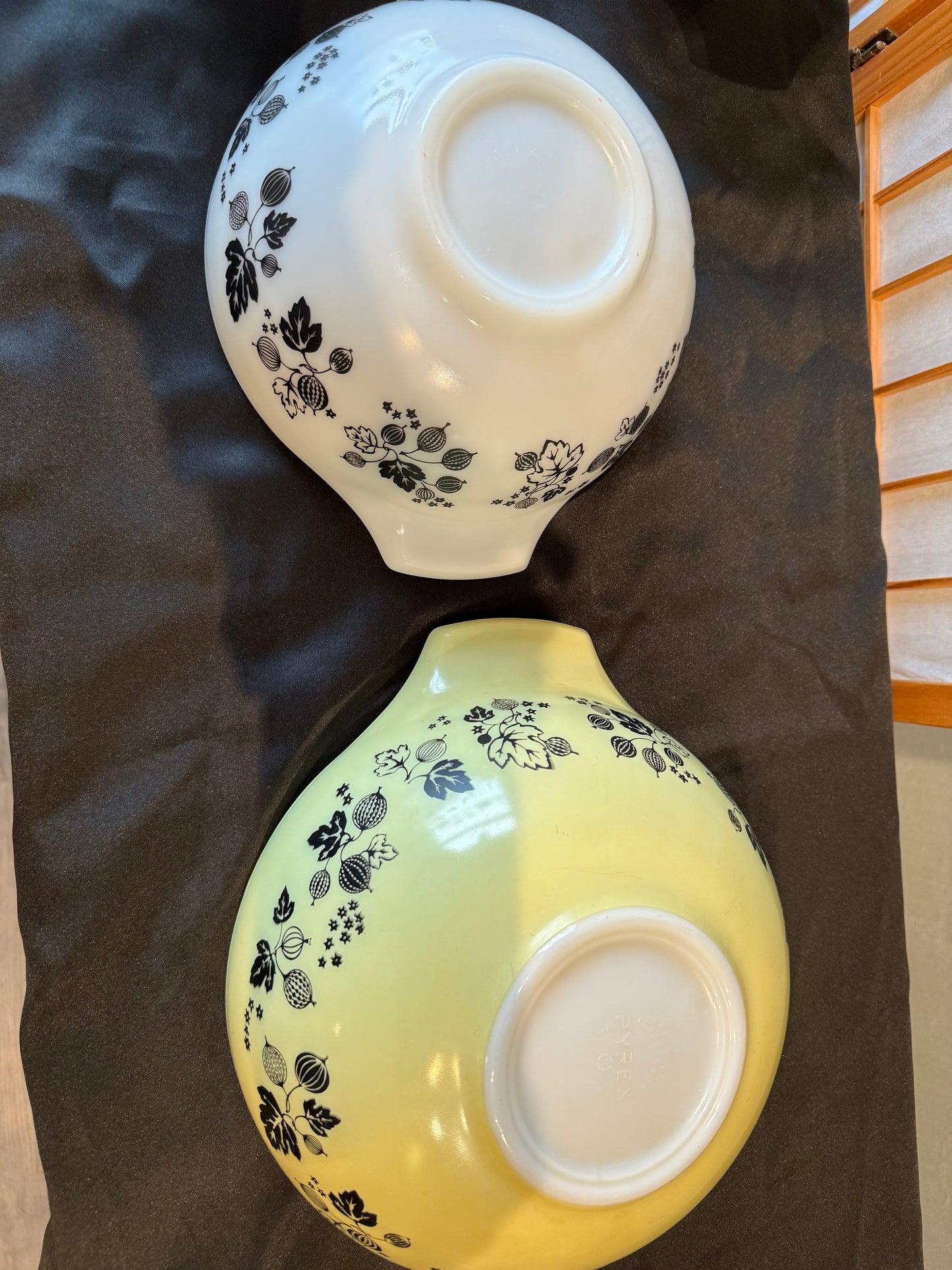 Vintage Complete Set Pyrex Gooseberry Yellow and Black Cinderella Bowls