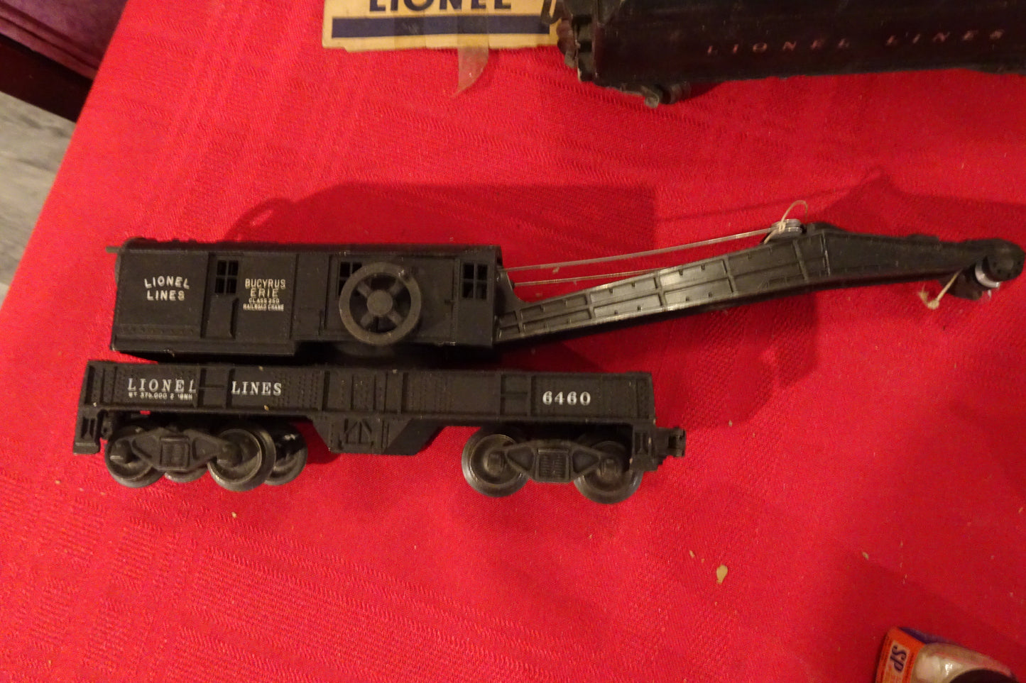 Vintage Lionel train set 0 Gauge, 1.48 Scale Steam Engine 681 w/tender, 7 Cars